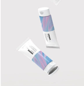 einzelne Plastikrolle 35ml 50ml 100ml auf dem Rohr-Hautpflege-Kosmetik-Verpacken